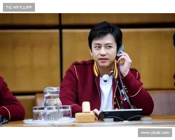 杨瀚森分享日常趣事笑称刷短视频被邓超带偏险些上演肚皮舞 杨瀚森分享日常趣事笑称刷短视频被邓超带偏险些上演肚皮舞